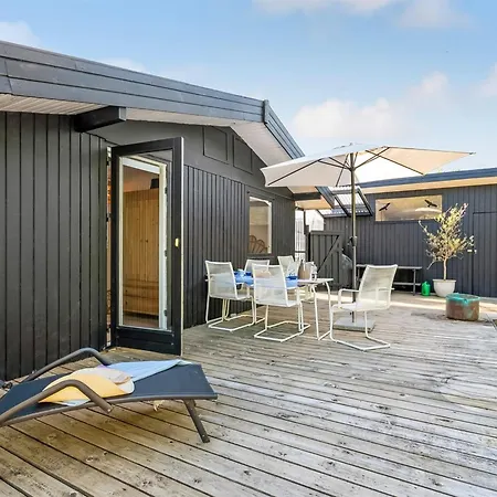 Skuli - 300m From The Sea By Interhome *