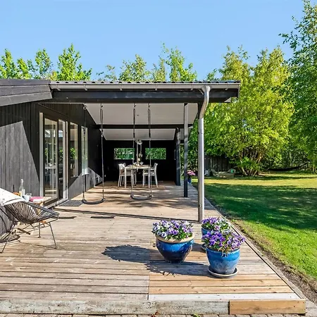 Skuli - 300m From The Sea By Interhome بيت للعطل