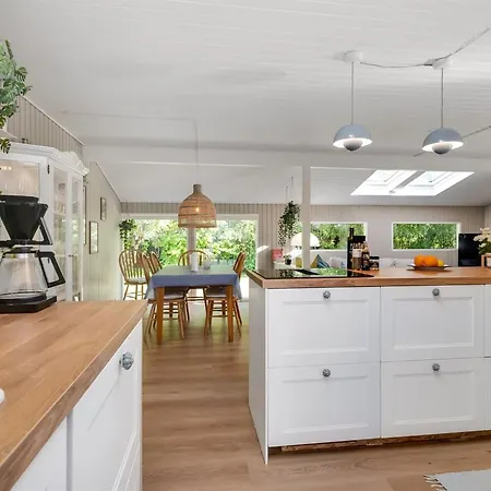 Skuli - 300m From The Sea By Interhome