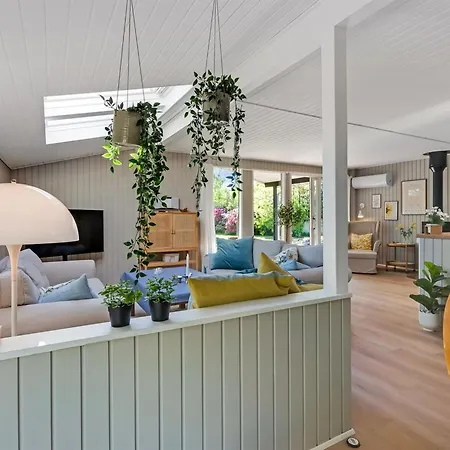 Skuli - 300m From The Sea By Interhome *